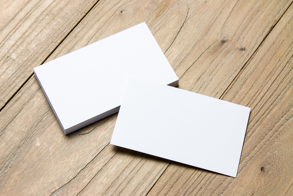 Matte vs. Glossy Business Cards: How to Choose Between the Two